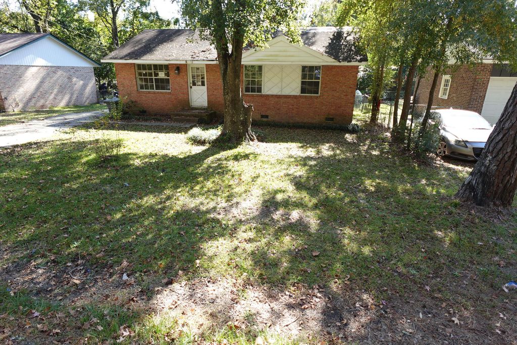 Photo of 217 Tupperway Drive, Summerville, SC 29483 (MLS # 25029944)