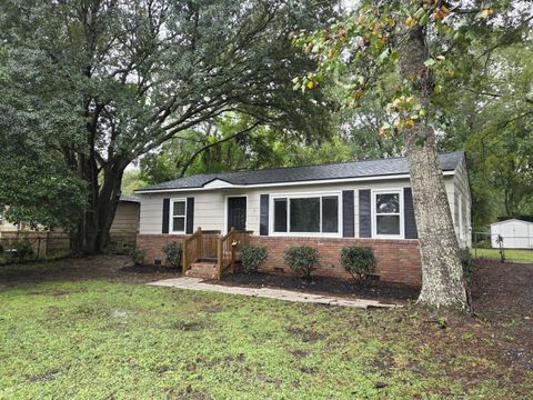Photo of 105 Ruth Anne Drive, Summerville, SC 29483 (MLS # 25028723) Photo of 105 Ruth Anne Drive, Summerville, SC 29483 (MLS # 25028723)