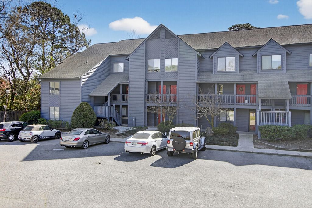 Photo of 1530 Fort Johnson Road #2b, Charleston, SC 29412 (MLS # 26007335)