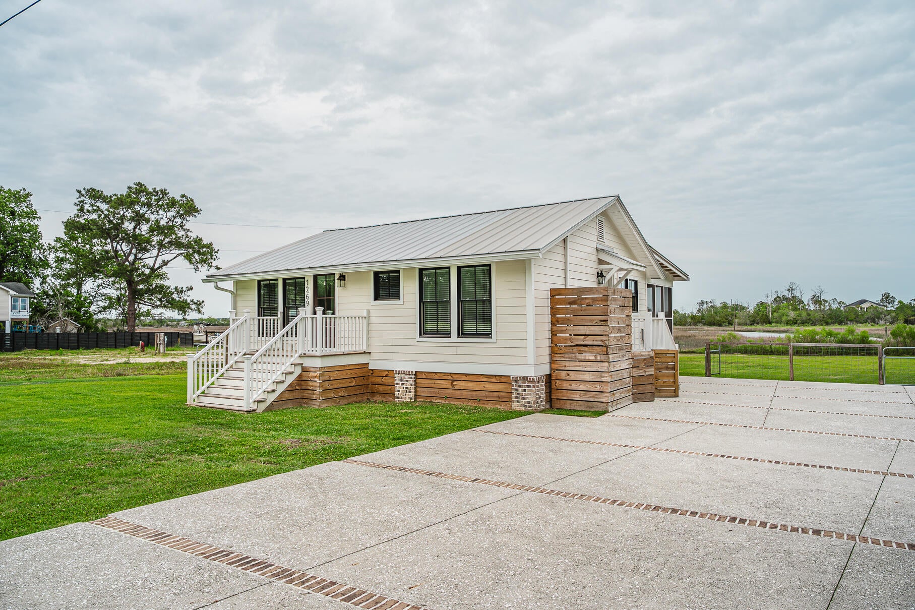 1269 River Road