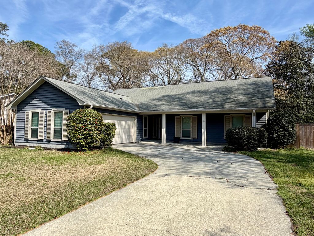 Photo of 1128 Windsome Place, Mount Pleasant, SC 29464 (MLS # 26007186)