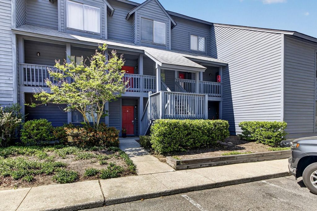 Photo of 1530 Fort Johnson RD #Apt 1k, Charleston, SC 29412 (MLS # 26012893)