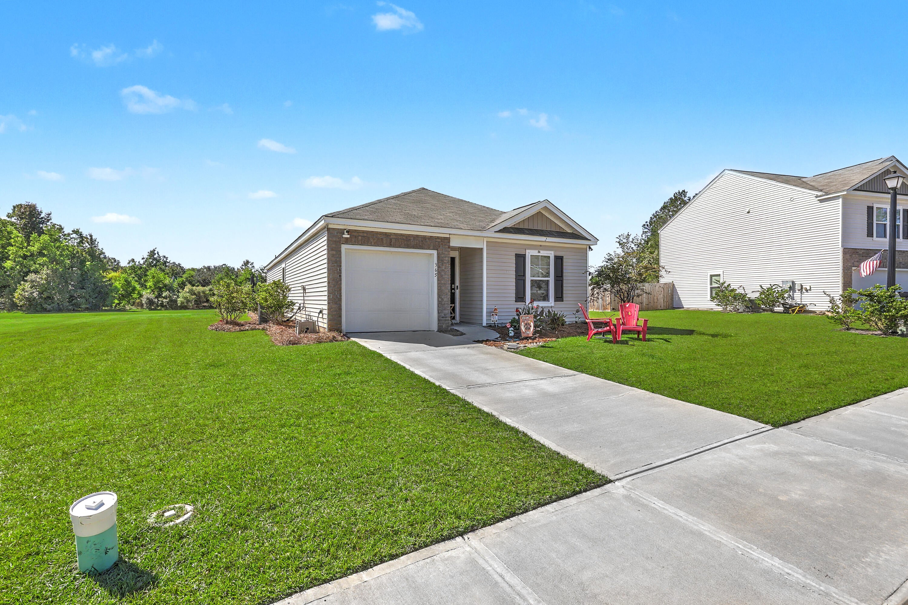 365 Spruce Ivy Street