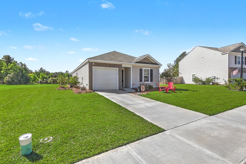 Photo of 365 Spruce Ivy Street, Moncks Corner, SC 29461 (MLS # 26029342)