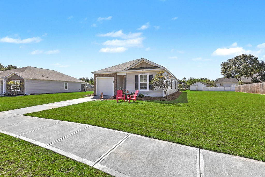 Photo of 365 Spruce Ivy Street, Moncks Corner, SC 29461 (MLS # 26029342)