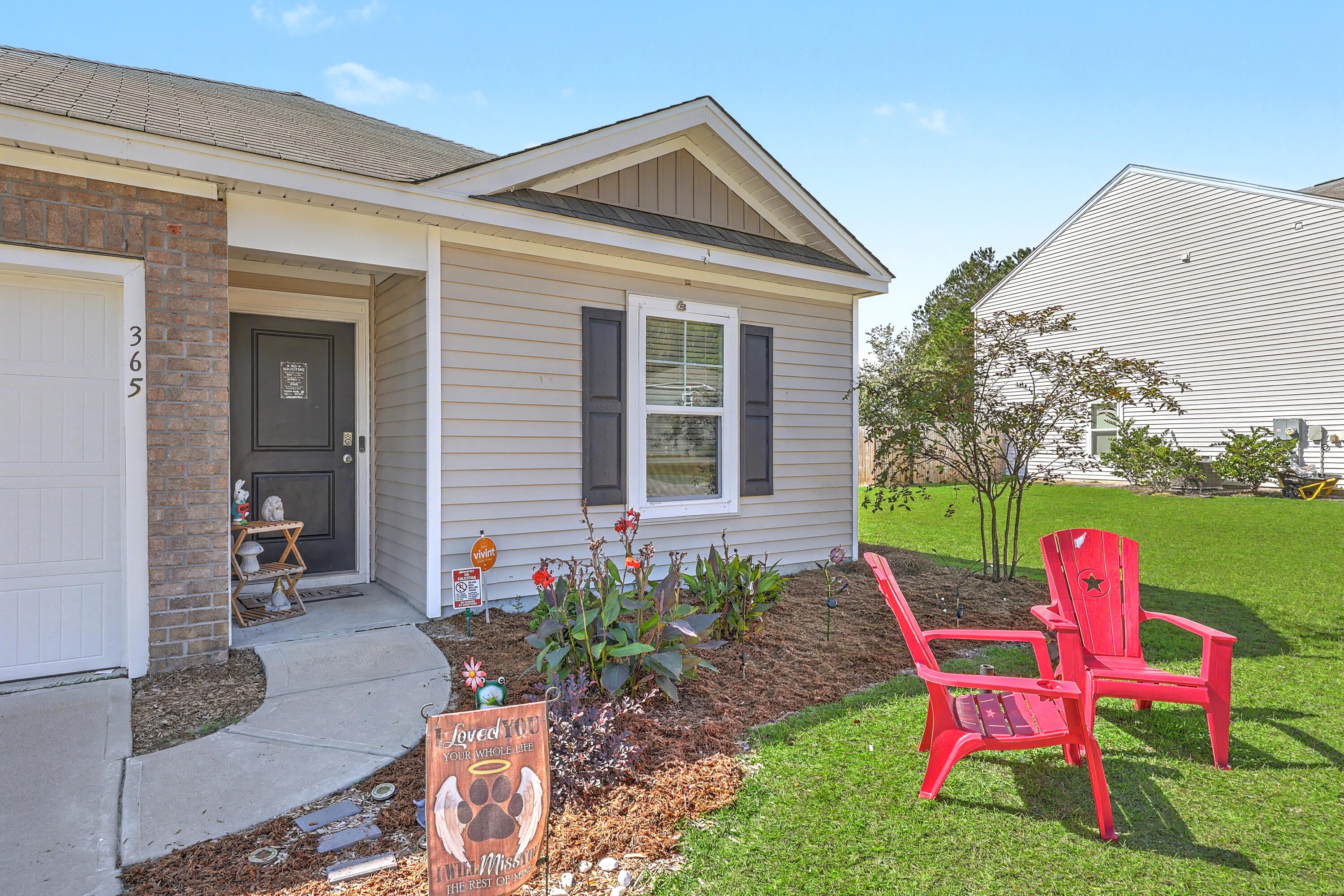 365 Spruce Ivy Street