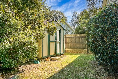 A home in North Charleston