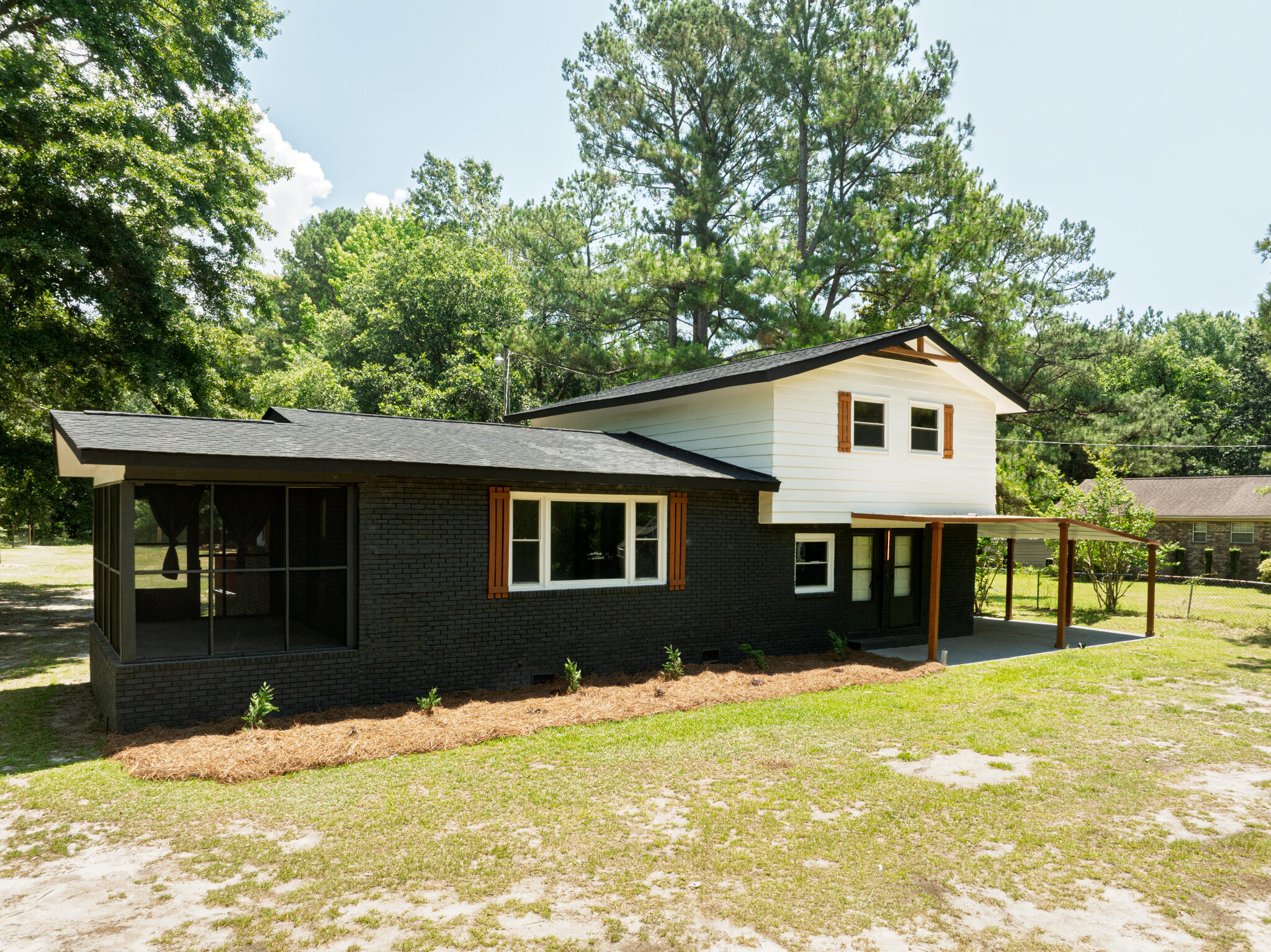 2102 N State Highway 35