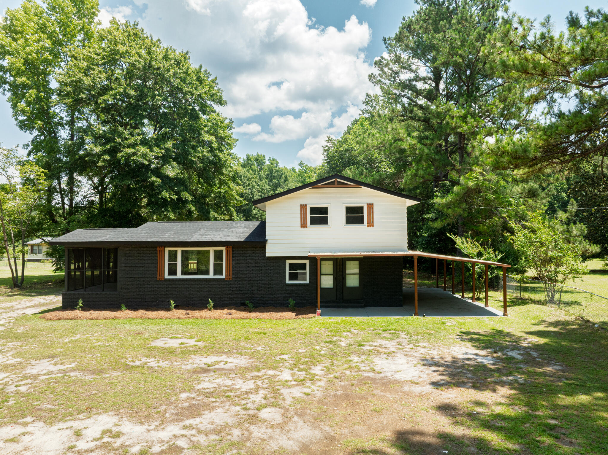 2102 N State Highway 35