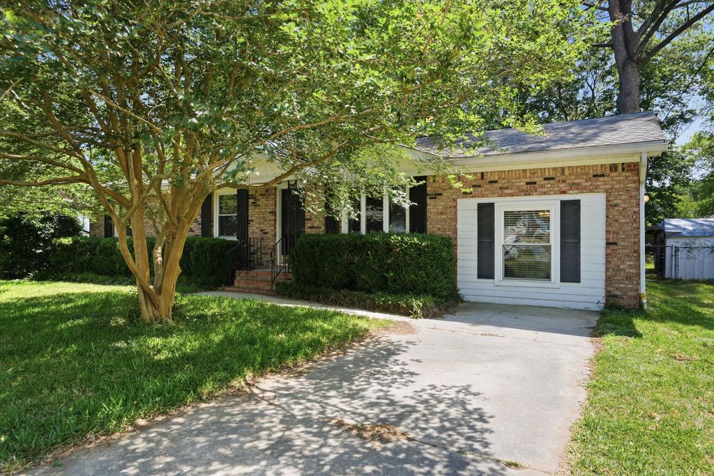 Photo of 417 Cessna Avenue, Charleston, SC 29407 (MLS # 26013703)