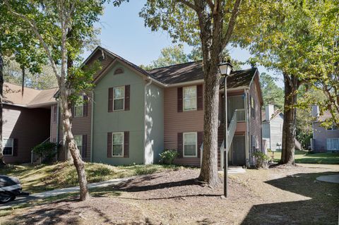 A home in North Charleston