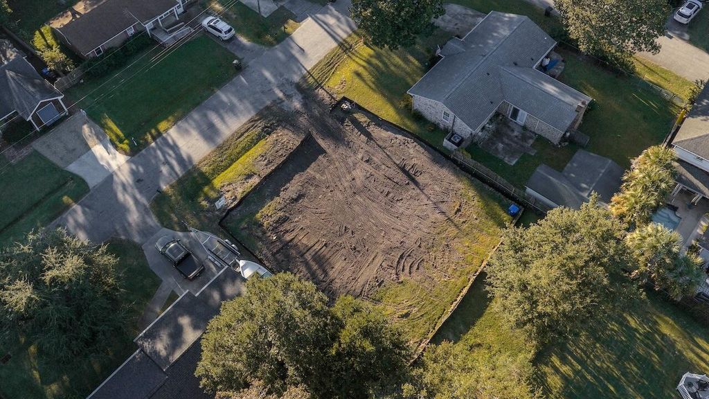 Photo of 894 Randall Drive, Mount Pleasant, SC 29464 (MLS # 25029920)