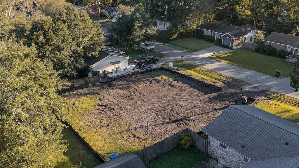 Photo of 894 Randall Drive, Mount Pleasant, SC 29464 (MLS # 25029920)