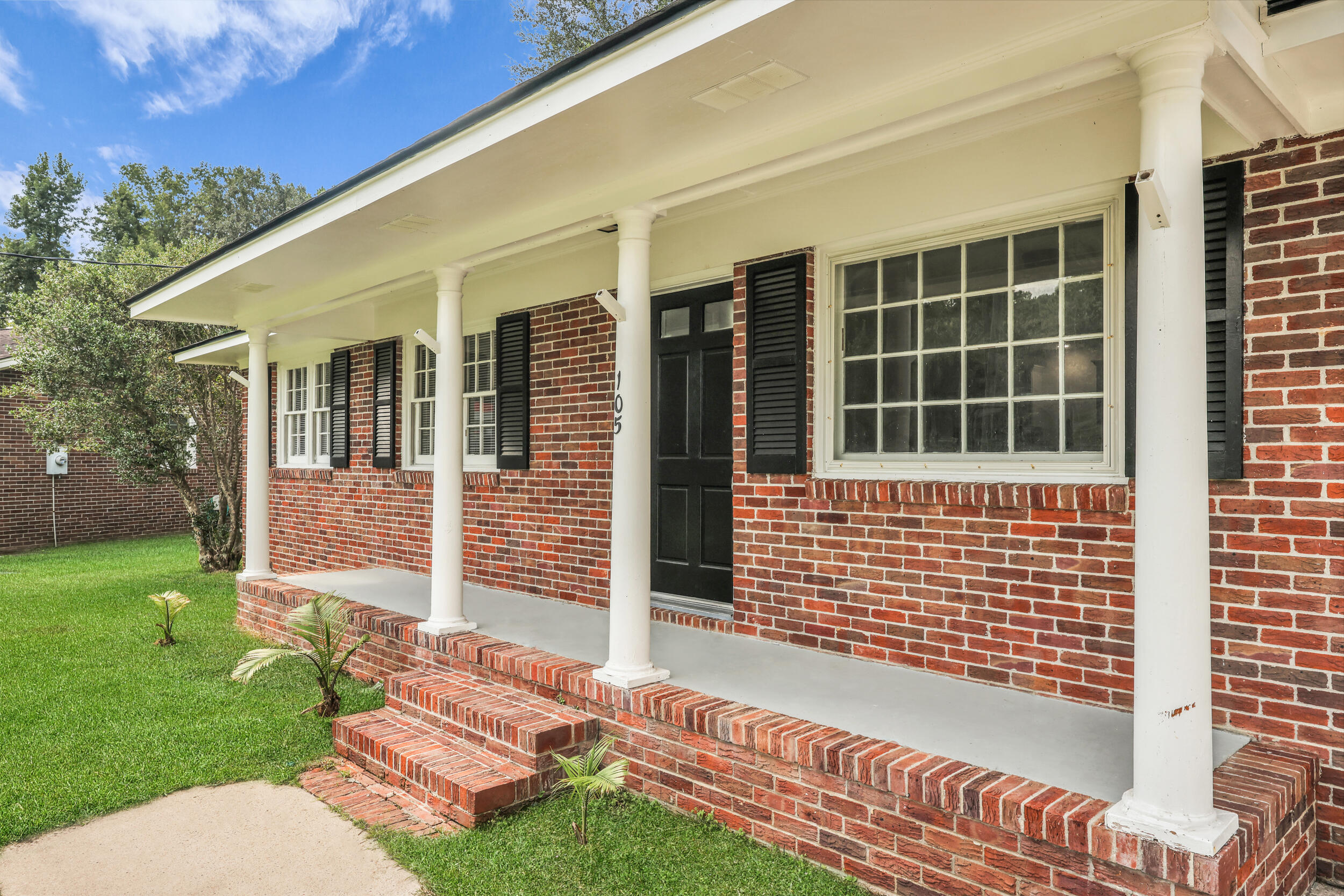 105 Bermuda Court