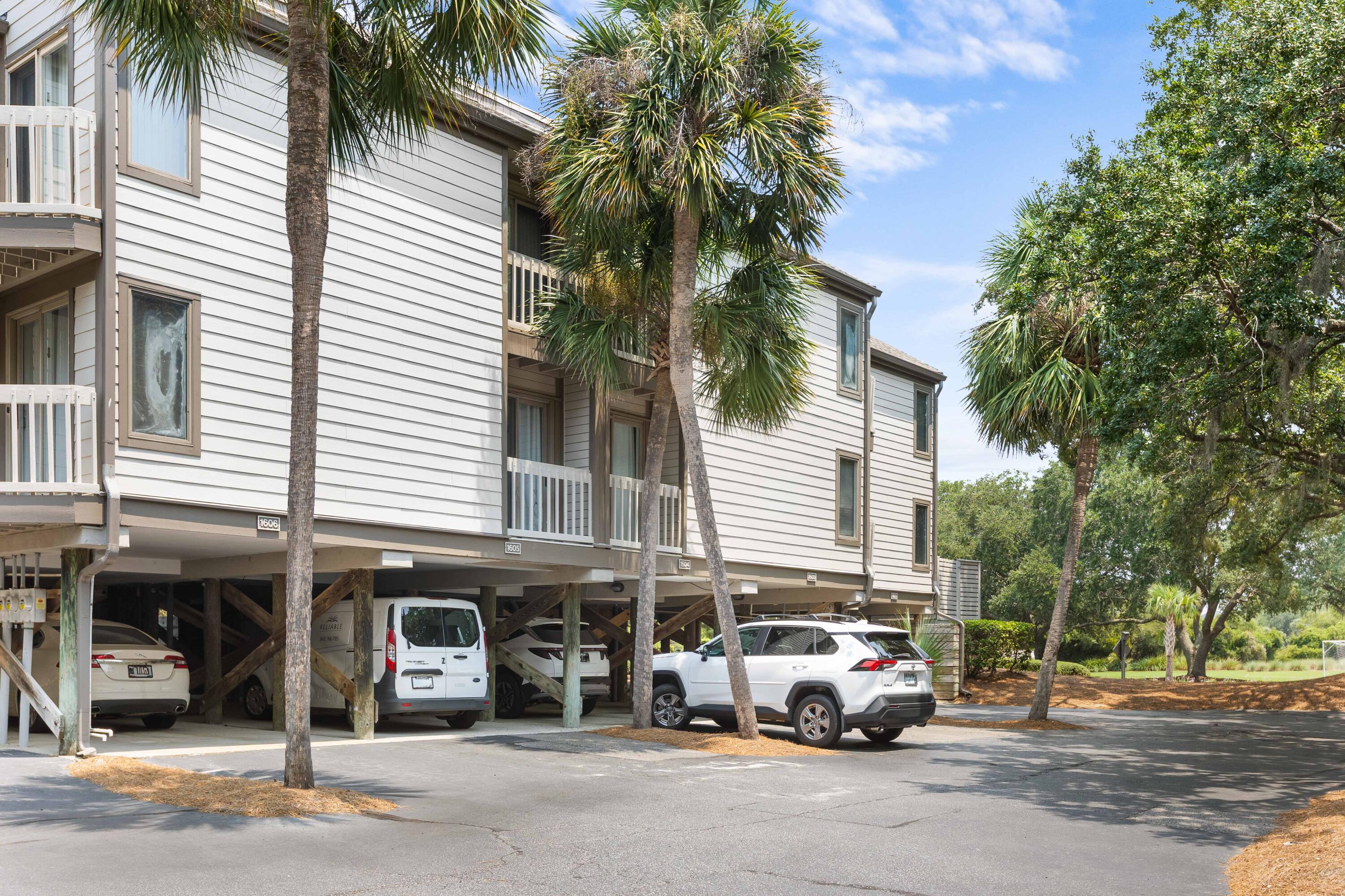 1604 Live Oak Park