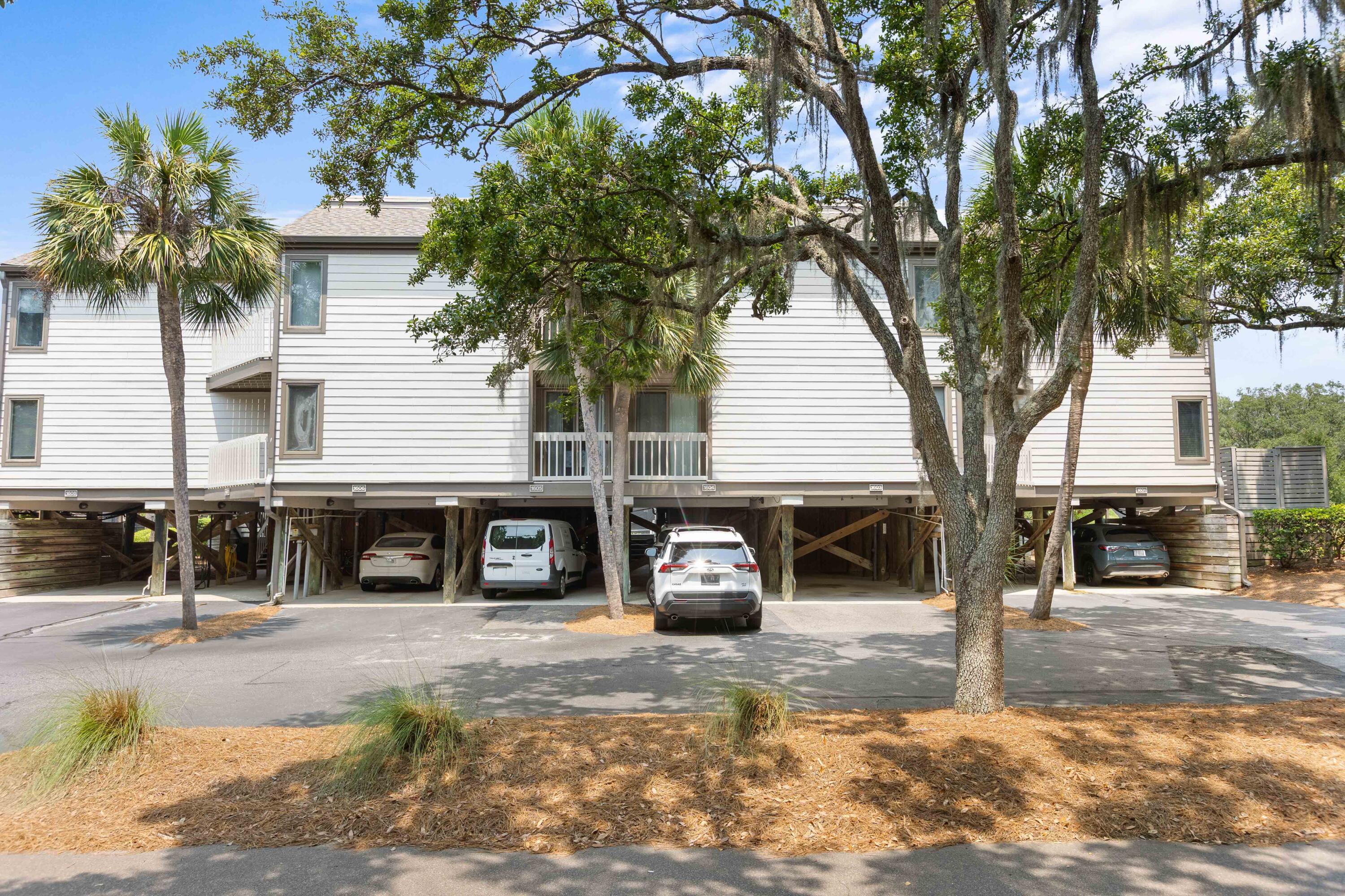 1604 Live Oak Park