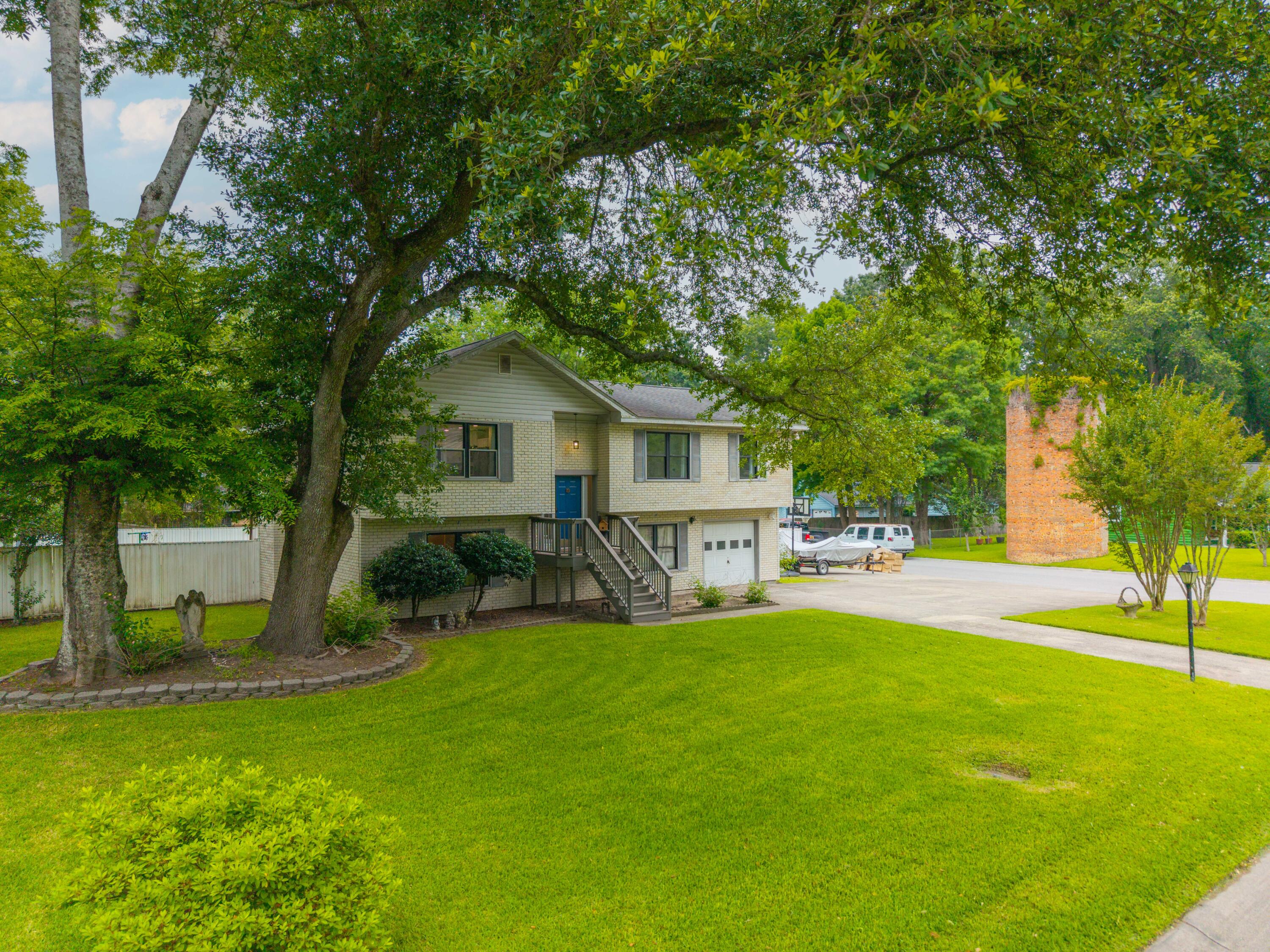 518 Woodward Boulevard
