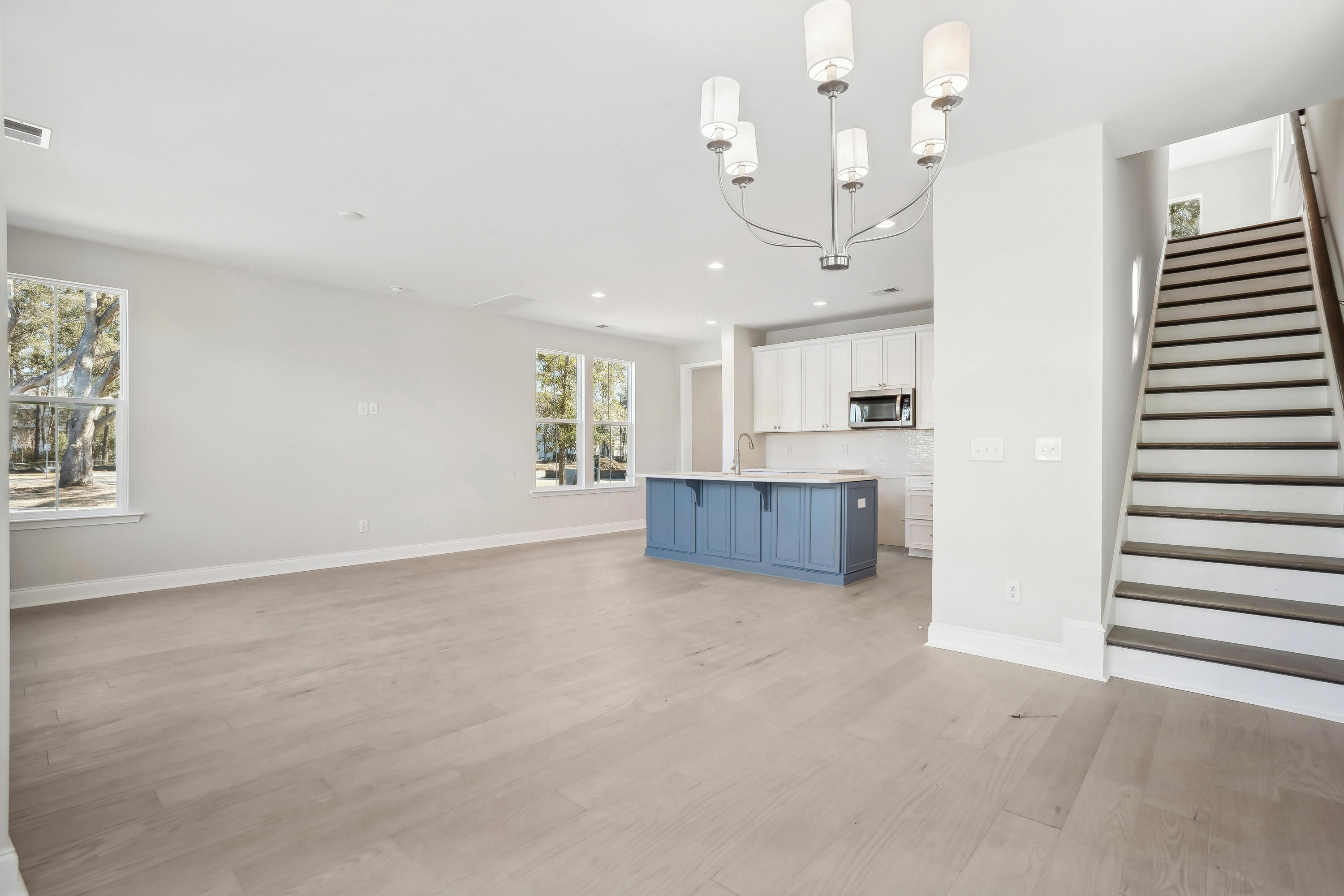 104 Hawthorne Landing Drive