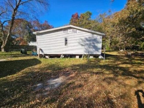 A home in Bonneau