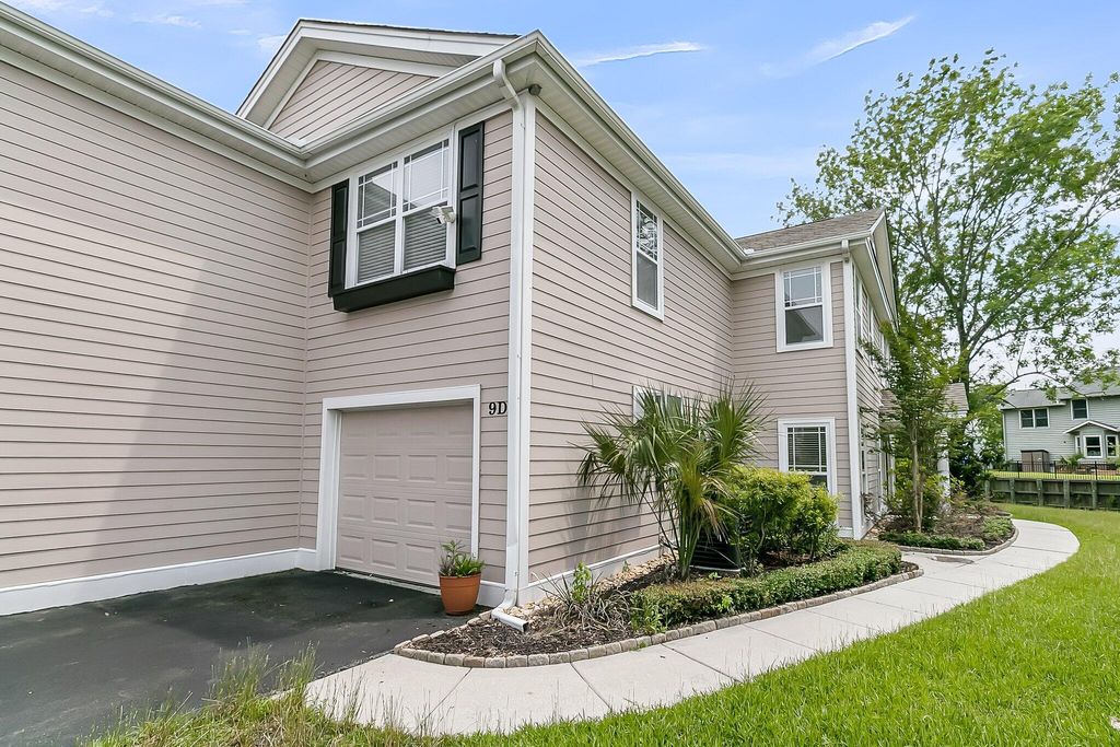 Photo of 9 Duffers Court #D, Charleston, SC 29414 (MLS # 25026753)