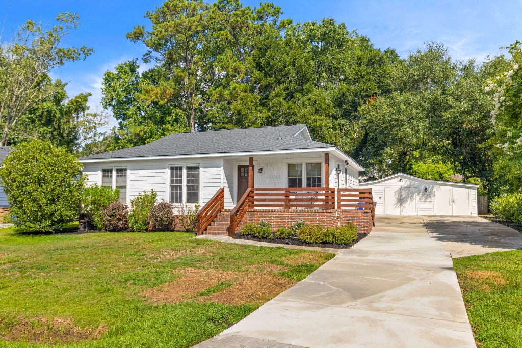 Photo of 1115 Kentwood Circle, Charleston, SC 29412 (MLS # 26018882)