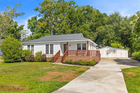 Photo of 1115 Kentwood Circle, Charleston, SC 29412 (MLS # 26018882)
