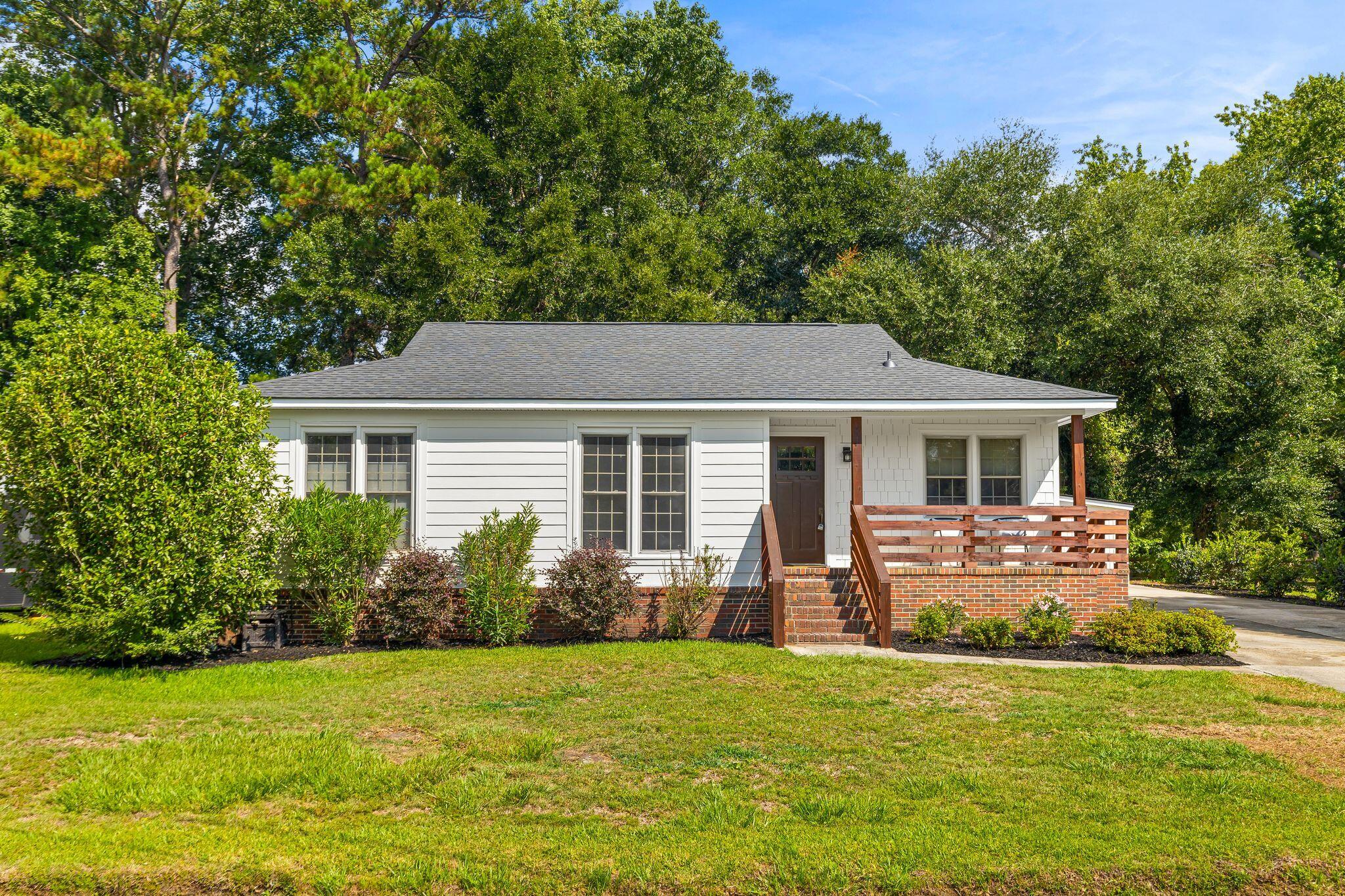 1115 Kentwood Circle