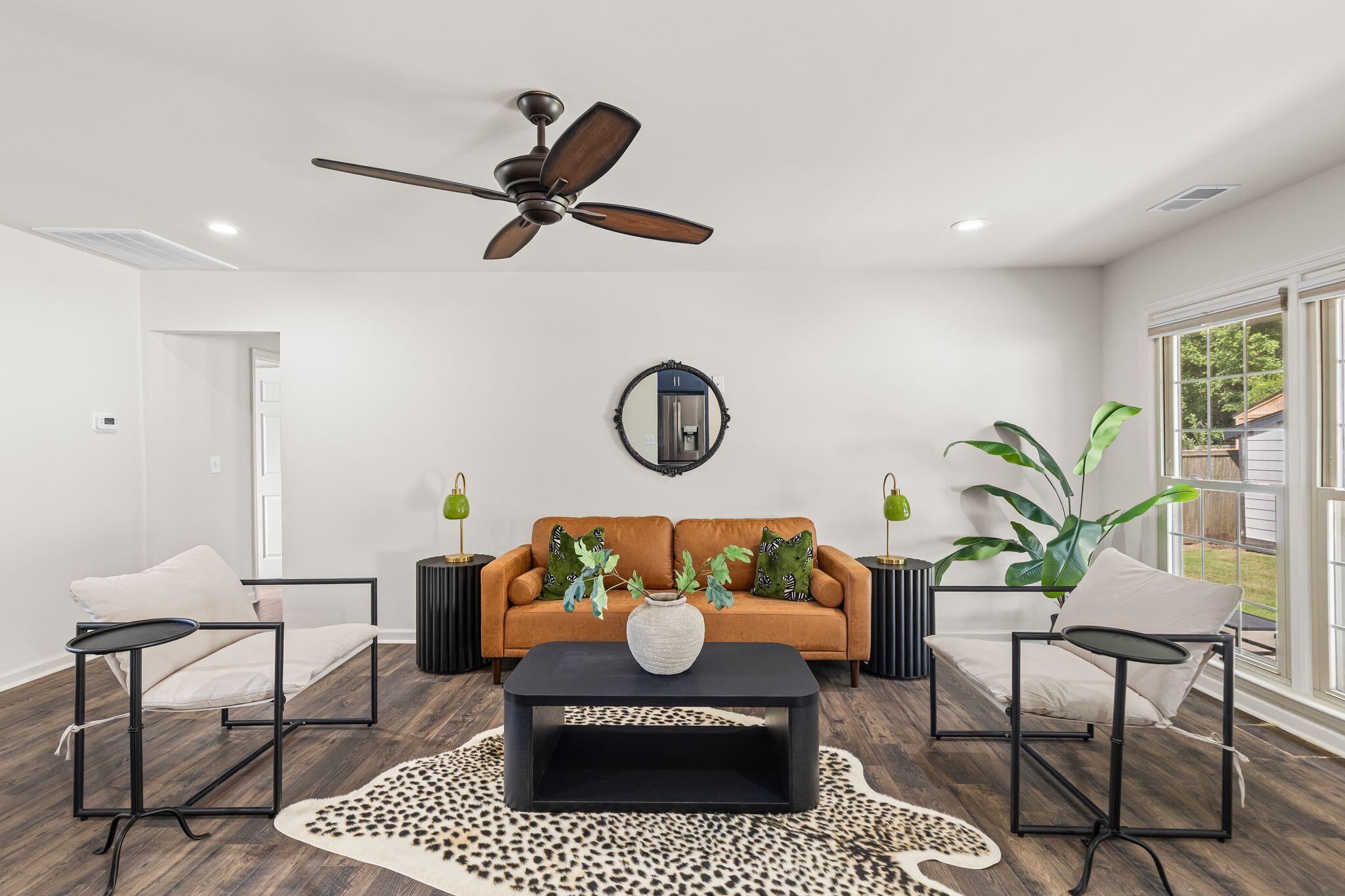 1115 Kentwood Circle