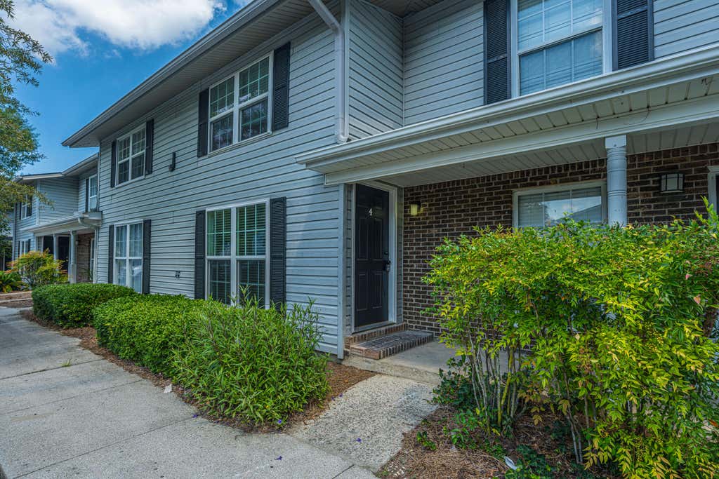 Photo of 2494 Etiwan Avenue #Unit 4j, Charleston, SC 29414 (MLS # 26023829)