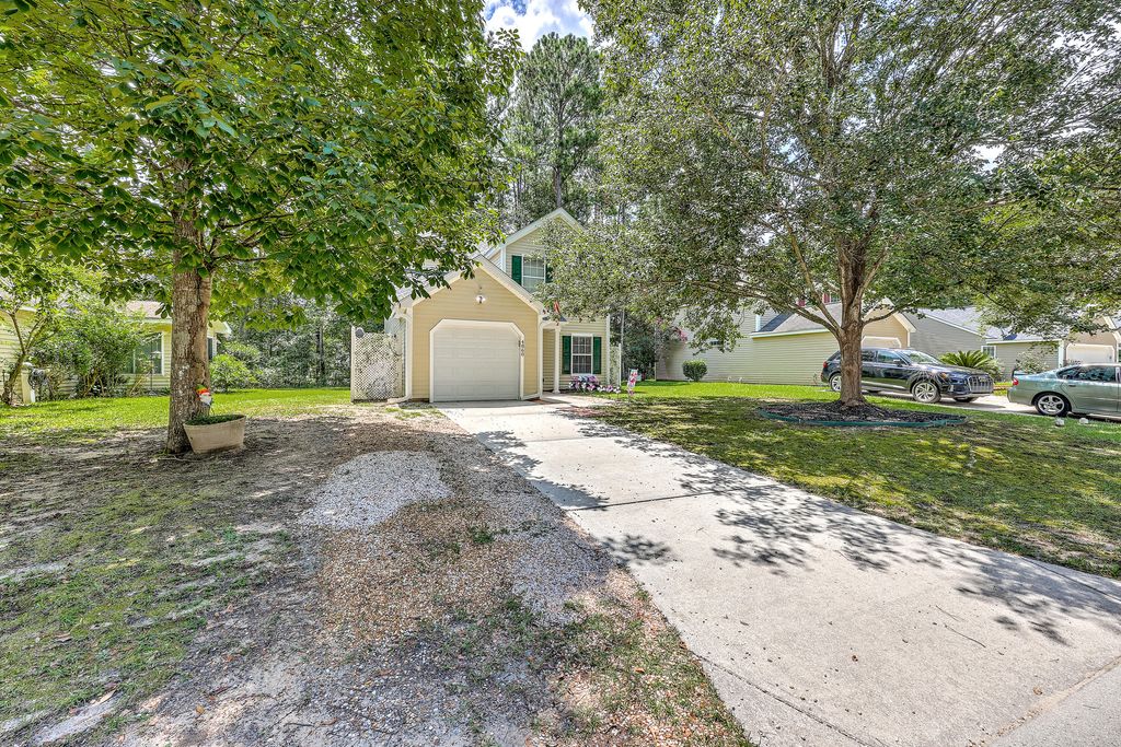 Photo of 4860 Hearthside Drive, Summerville, SC 29485 (MLS # 25027845)