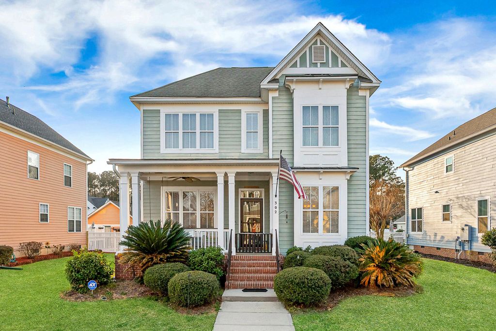 Photo of 302 Hydrangea Street, Summerville, SC 29483 (MLS # 26017889)