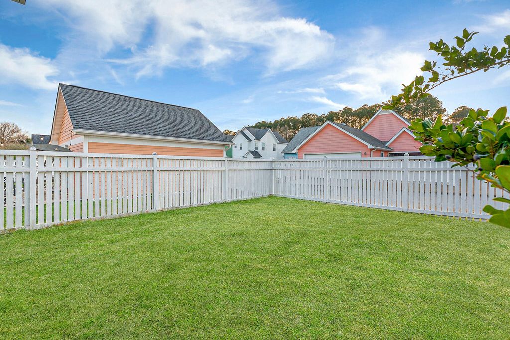 Photo of 302 Hydrangea Street, Summerville, SC 29483 (MLS # 26017889)