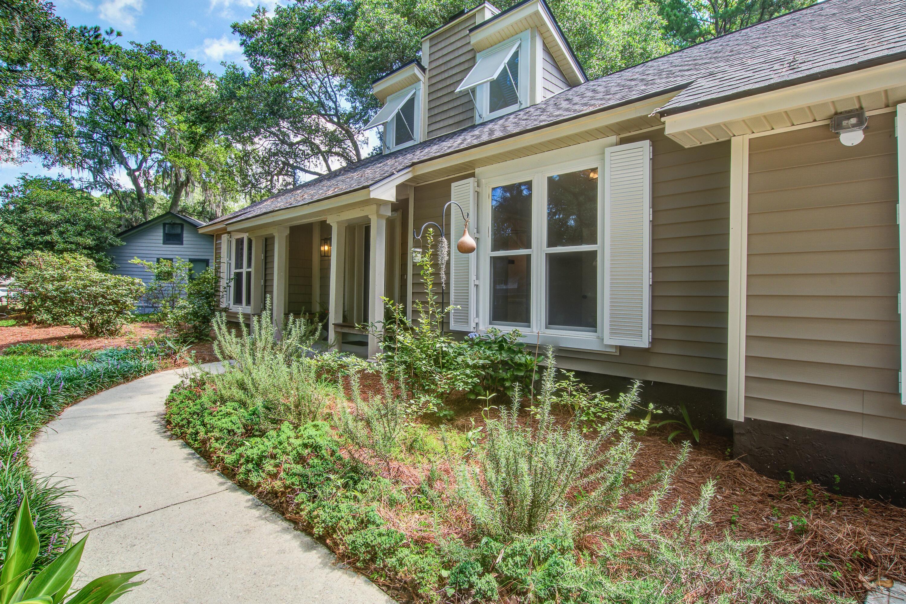 1052 Yorktown Drive