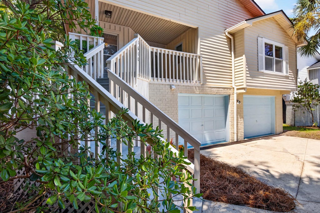 Photo of 1640 Fairway Place Lane, Mount Pleasant, SC 29464 (MLS # 26023816)