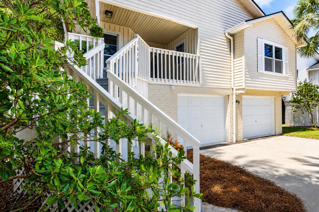 Photo of 1640 Fairway Place Lane, Mount Pleasant, SC 29464 (MLS # 26023816)