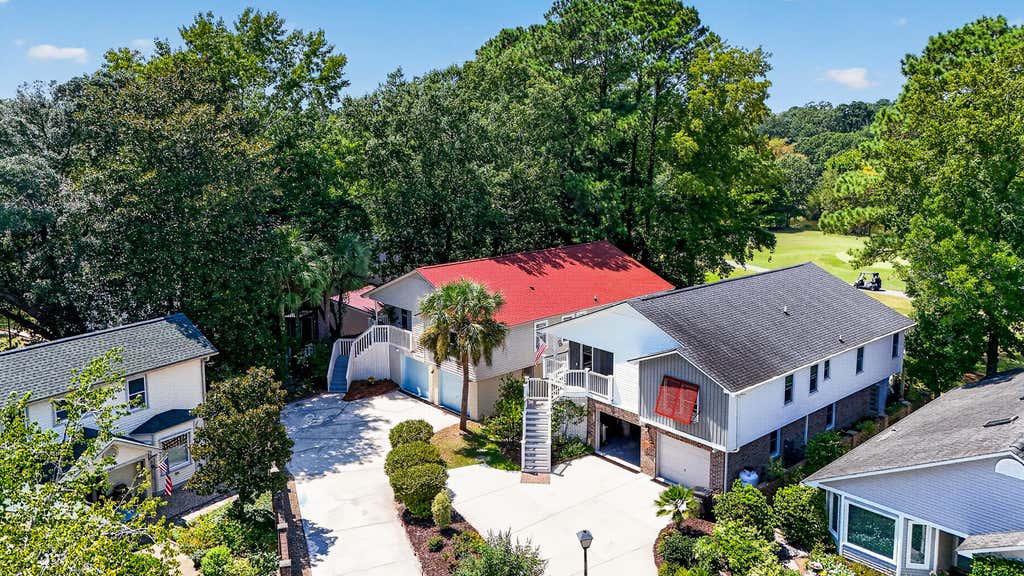 Photo of 1640 Fairway Place Lane, Mount Pleasant, SC 29464 (MLS # 26023816)