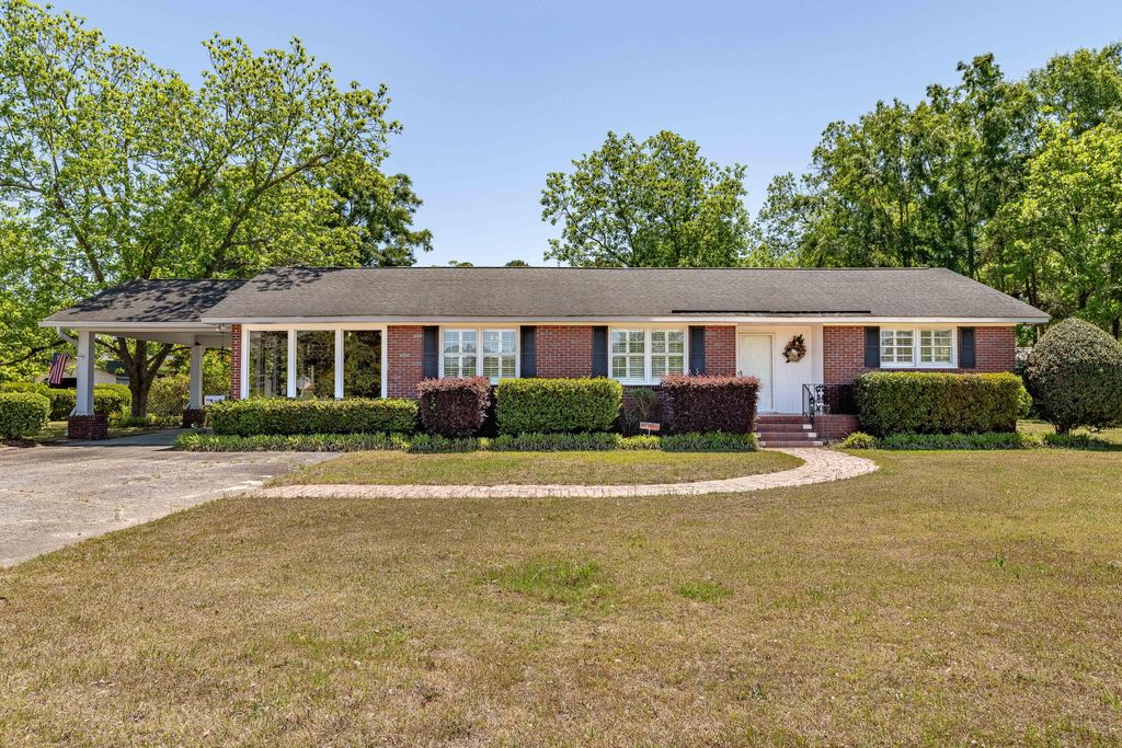 Photo of 713 Harlin Street, Elloree, SC 29047 (MLS # 26012839)