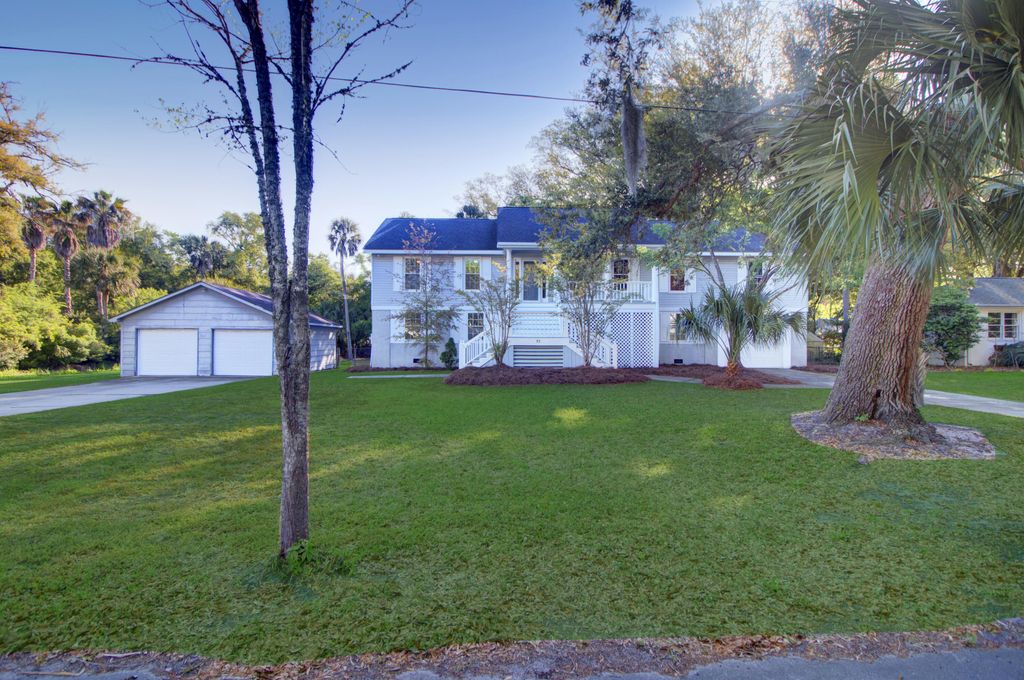 Photo of 32 32nd Avenue, Isle of Palms, SC 29451 (MLS # 26010629)