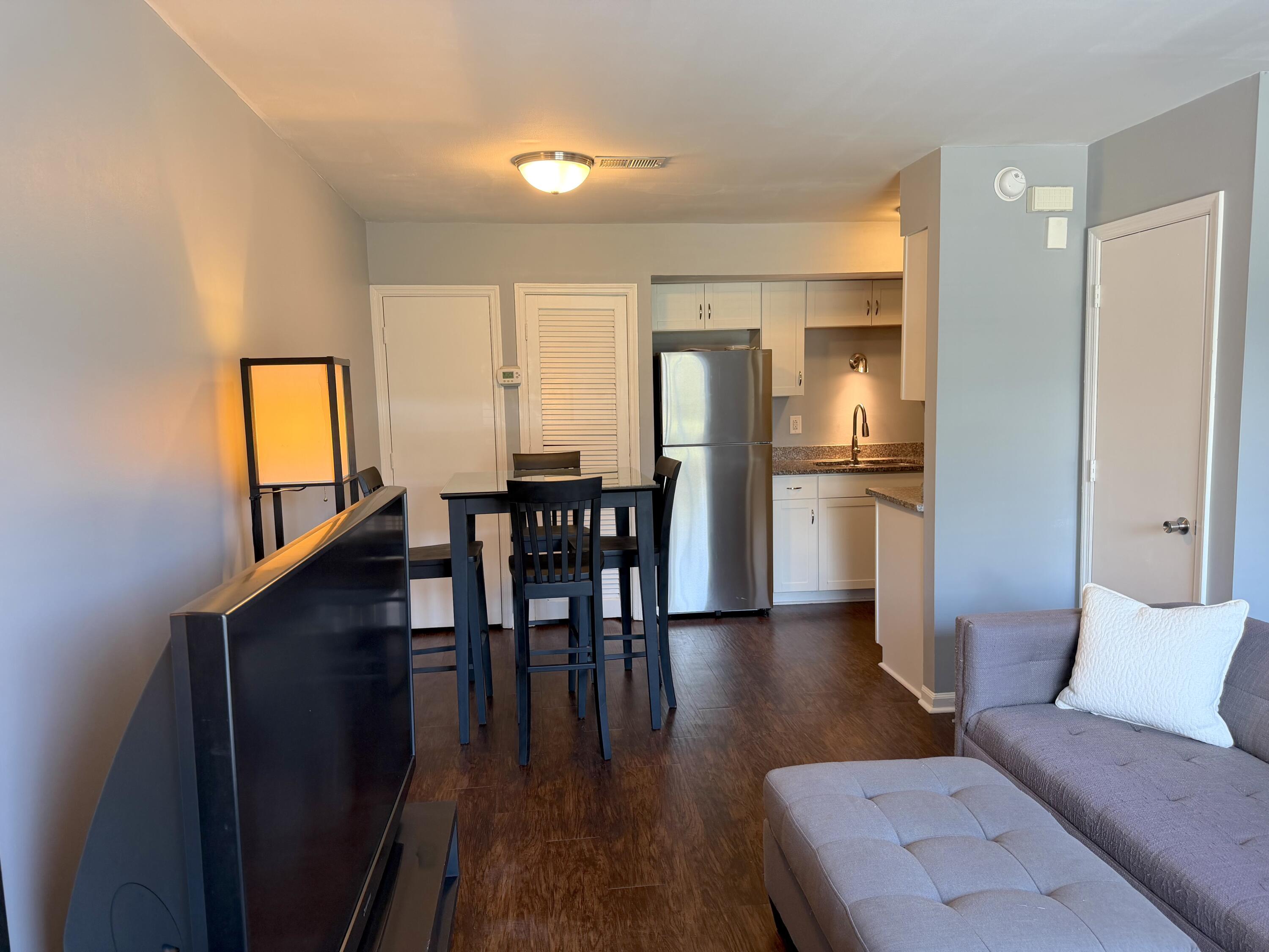 2494 Etiwan Avenue Unit L4