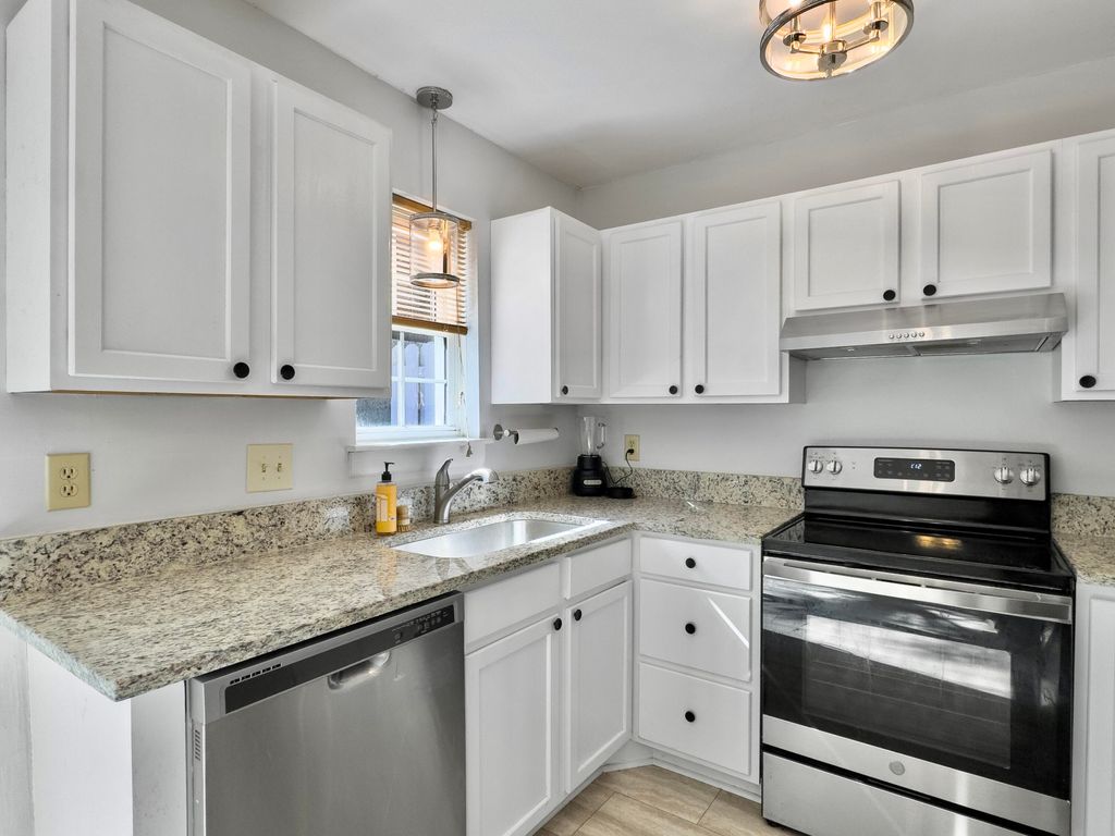 Photo of 21 Rivers Point Row #10c, Charleston, SC 29412 (MLS # 25029319)