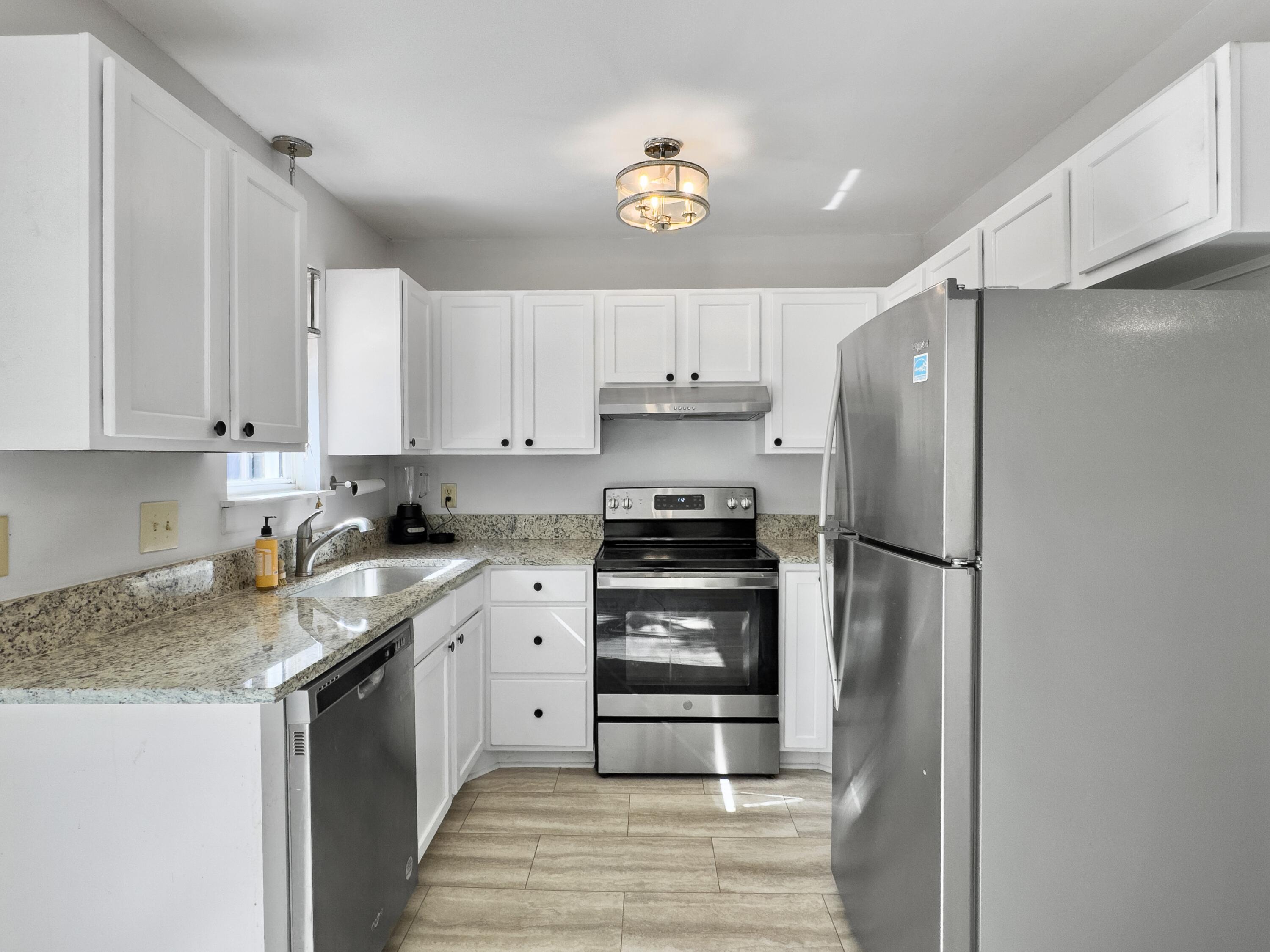 21 Rivers Point Row 10c