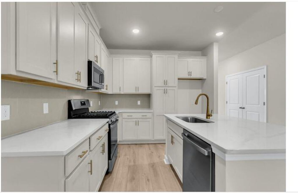 Photo of 5038 Blackberry Lane Lane, Ravenel, SC 29470 (MLS # 26000589)