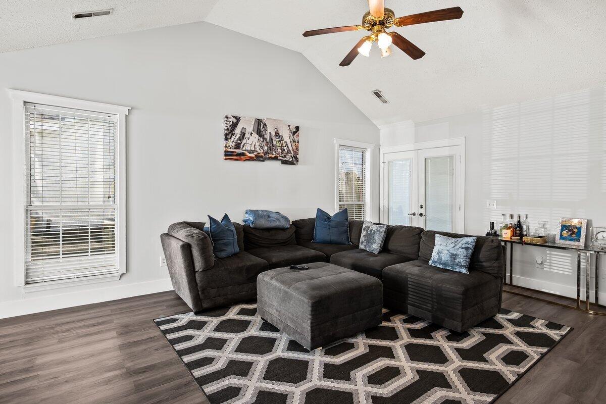 229 Hastings Drive Drive