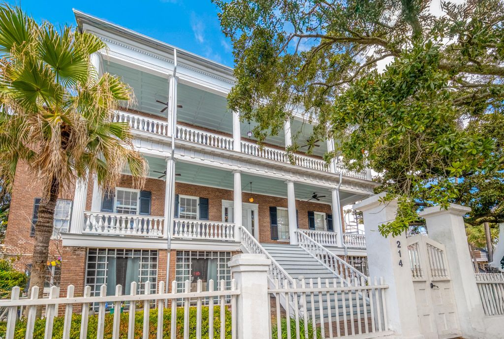 Photo of 214 Calhoun Street #7, Charleston, SC 29401 (MLS # 26005109)