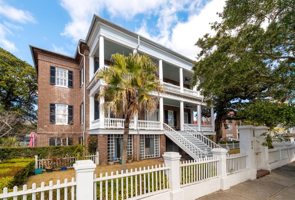 Photo of 214 Calhoun Street #7, Charleston, SC 29401 (MLS # 26005109)