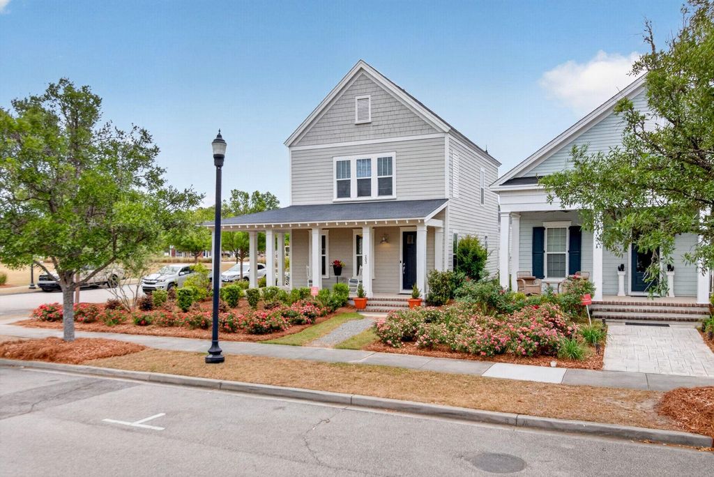 Photo of 203 Gnarly Oak Lane, Summerville, SC 29485 (MLS # 26012170)