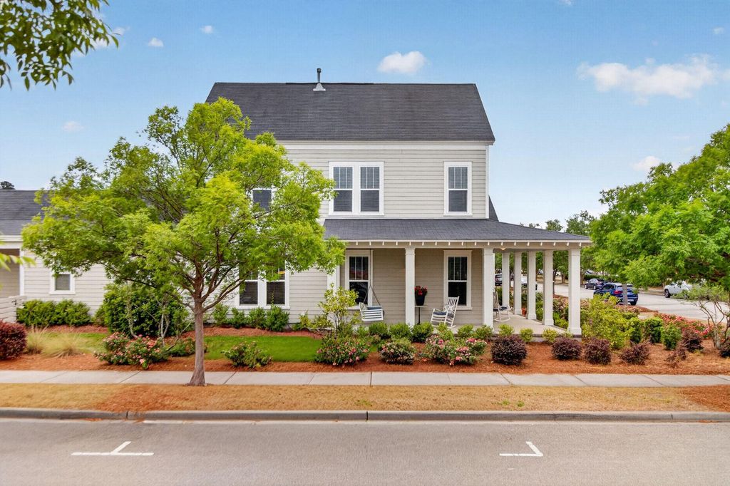 Photo of 203 Gnarly Oak Lane, Summerville, SC 29485 (MLS # 26012170)