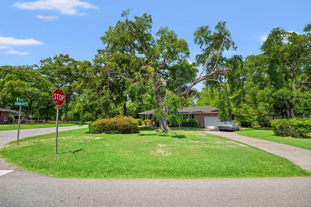 Photo of 2203 Glendale Drive, Charleston, SC 29414 (MLS # 26012045)