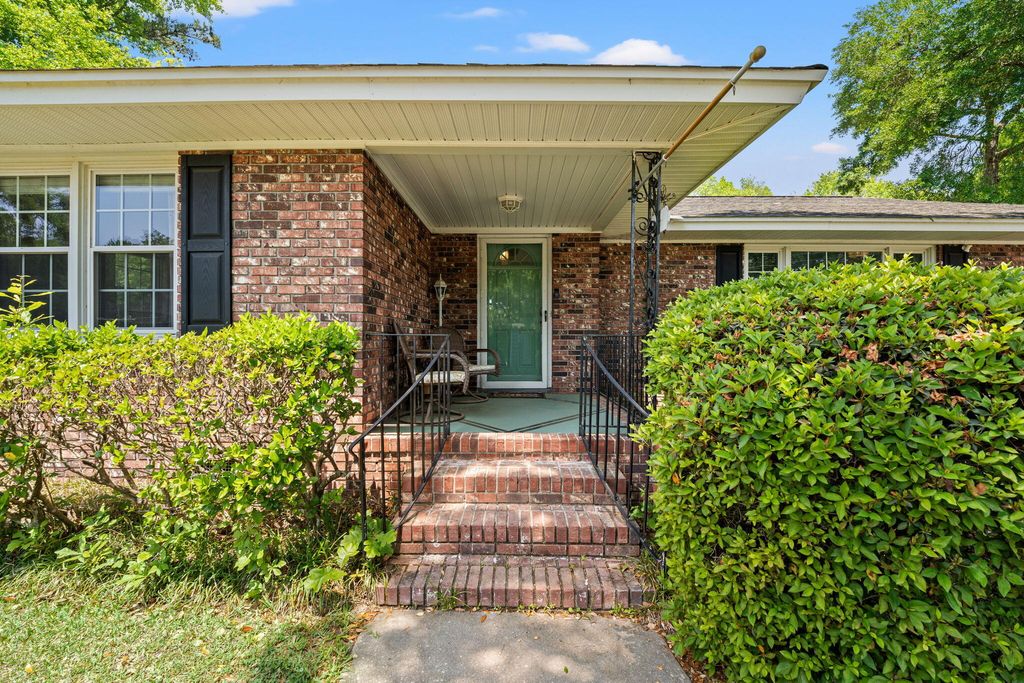 Photo of 2203 Glendale Drive, Charleston, SC 29414 (MLS # 26012045)