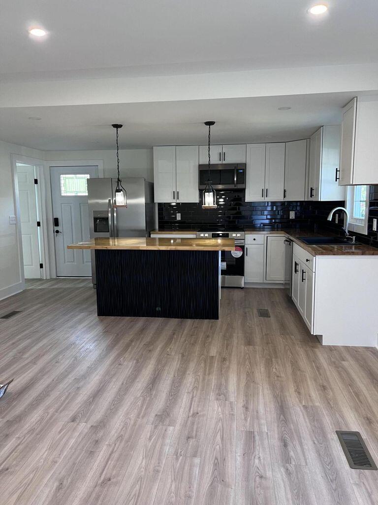 2636 S Allen Drive 2559 Accabee A & B